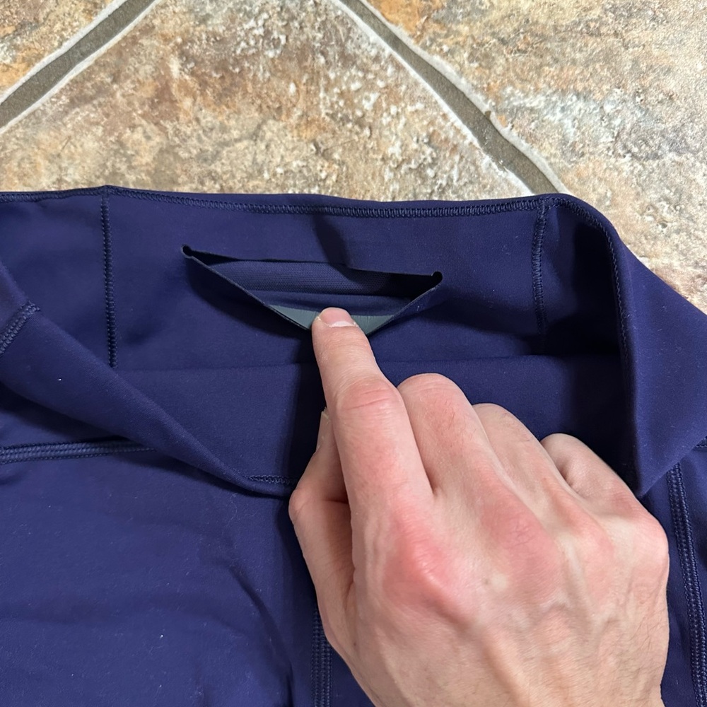 Lululemon Align High Rise Shorts 8 - Picture 3 of 3